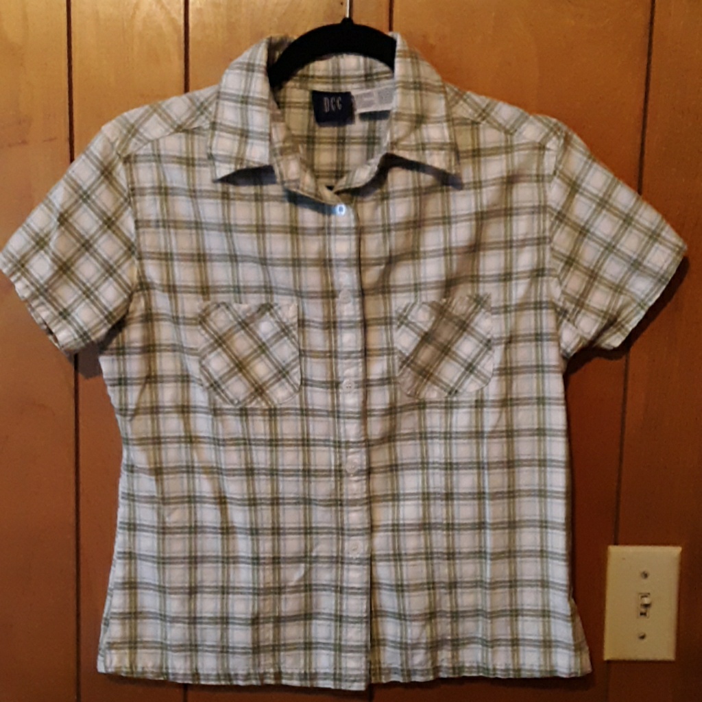 Dcc Button Down Blouse Size Medium